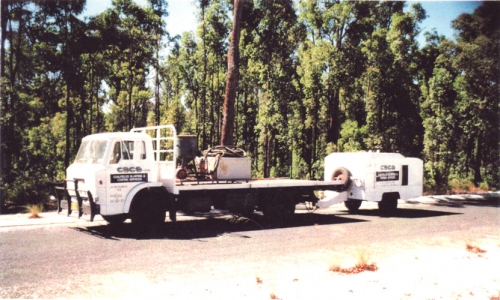 Mobile abrasive blast unit